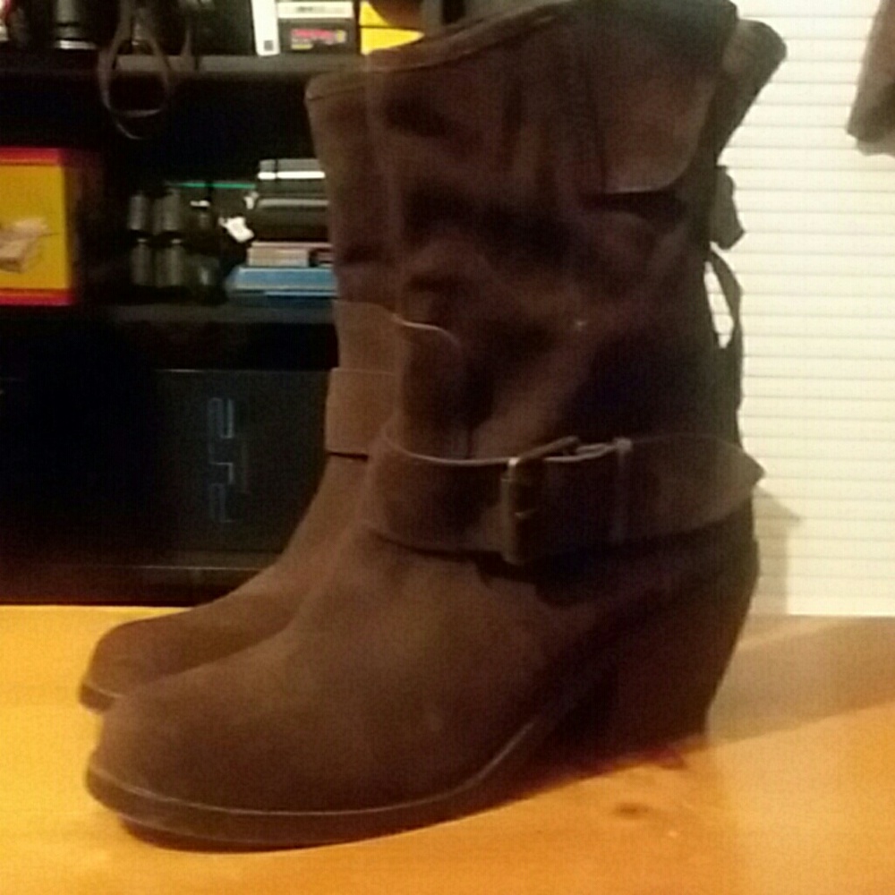 Suede boots